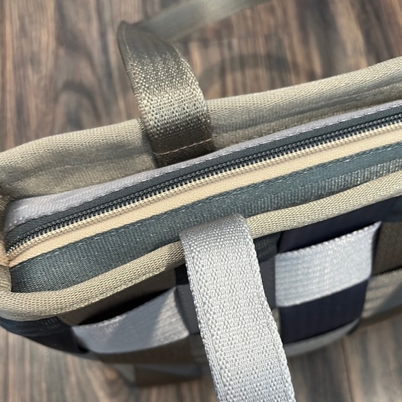 Harvey’s Woven Tree-Cycle Tote Bag in Neutral Tones - Picture 9 of 13